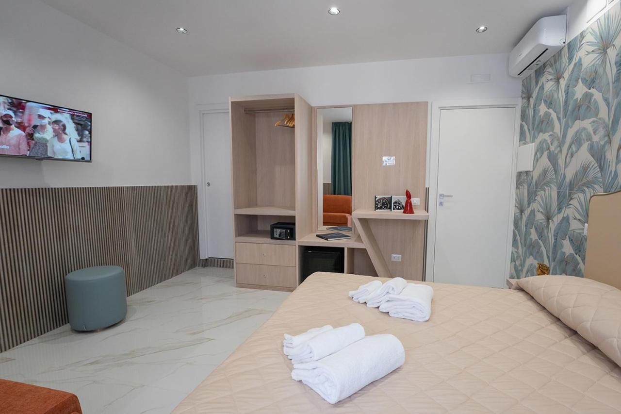 ホテル Medina H. Napoli Centro, By Clapa Group エクステリア 写真