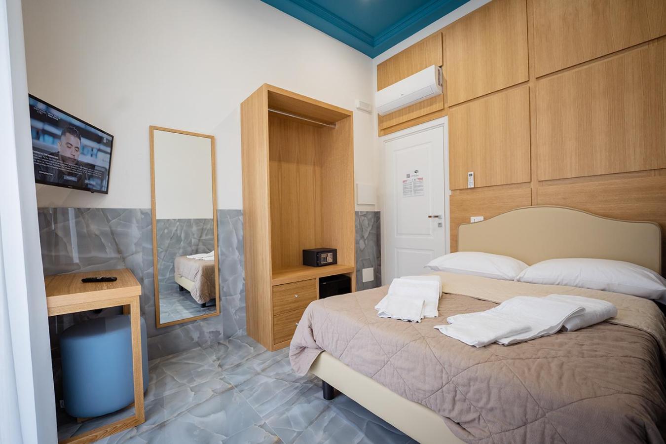 ホテル Medina H. Napoli Centro, By Clapa Group エクステリア 写真
